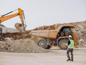 O manuseio de materiais em mineradoras: Conheça os principais equipamentos