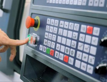 Painéis CCM na automação industrial: aplicações práticas e benefícios em diferentes setores